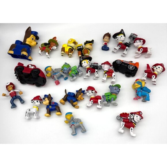 Huge lot of 23 Pieces Paw Patrol Lot Vehicles and Figures - Picture 6 of 6